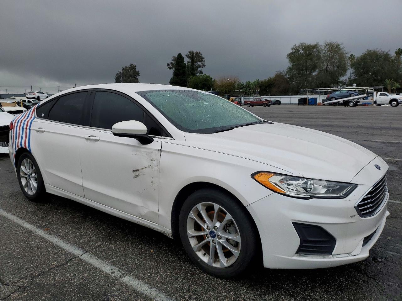 2019 Ford Fusion Se - Image 4