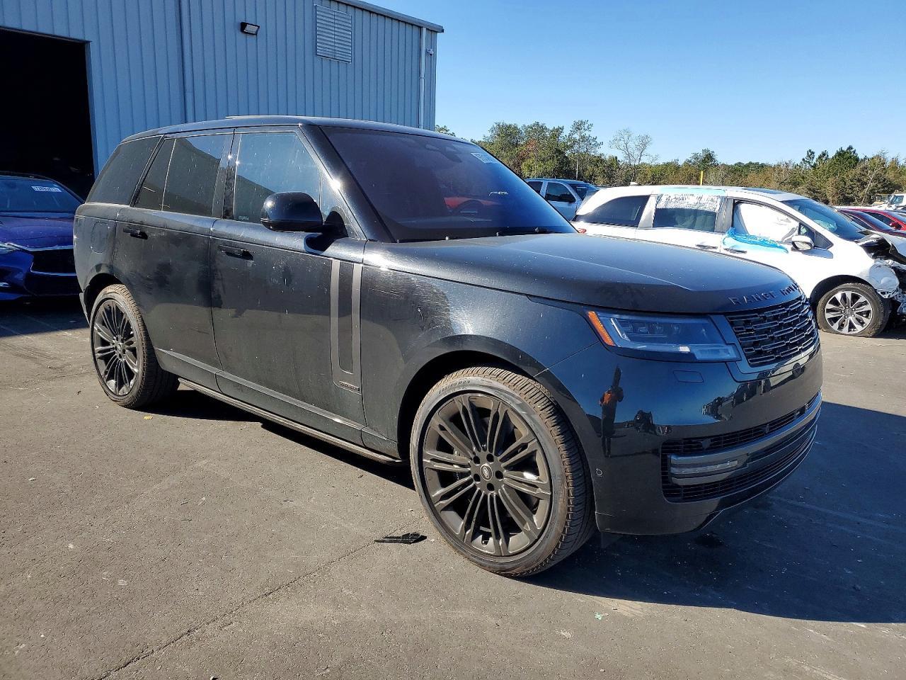 2023 Land Rover Range Rover Autobiography - Image 4