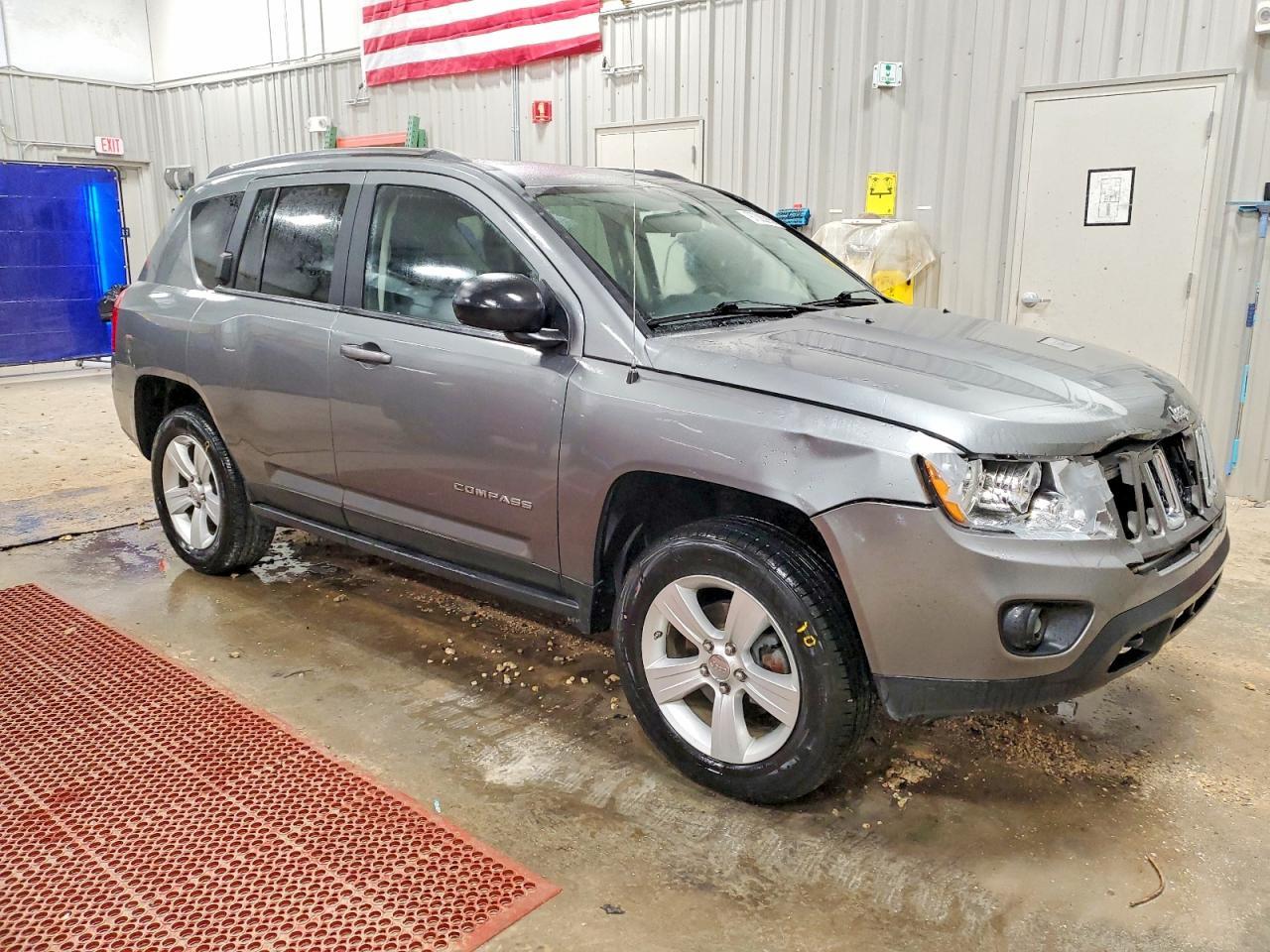 2012 Jeep Compass Latitude - Фото 4