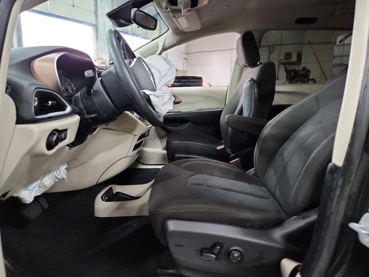 2023 Chrysler Voyager Lx - Фото 7