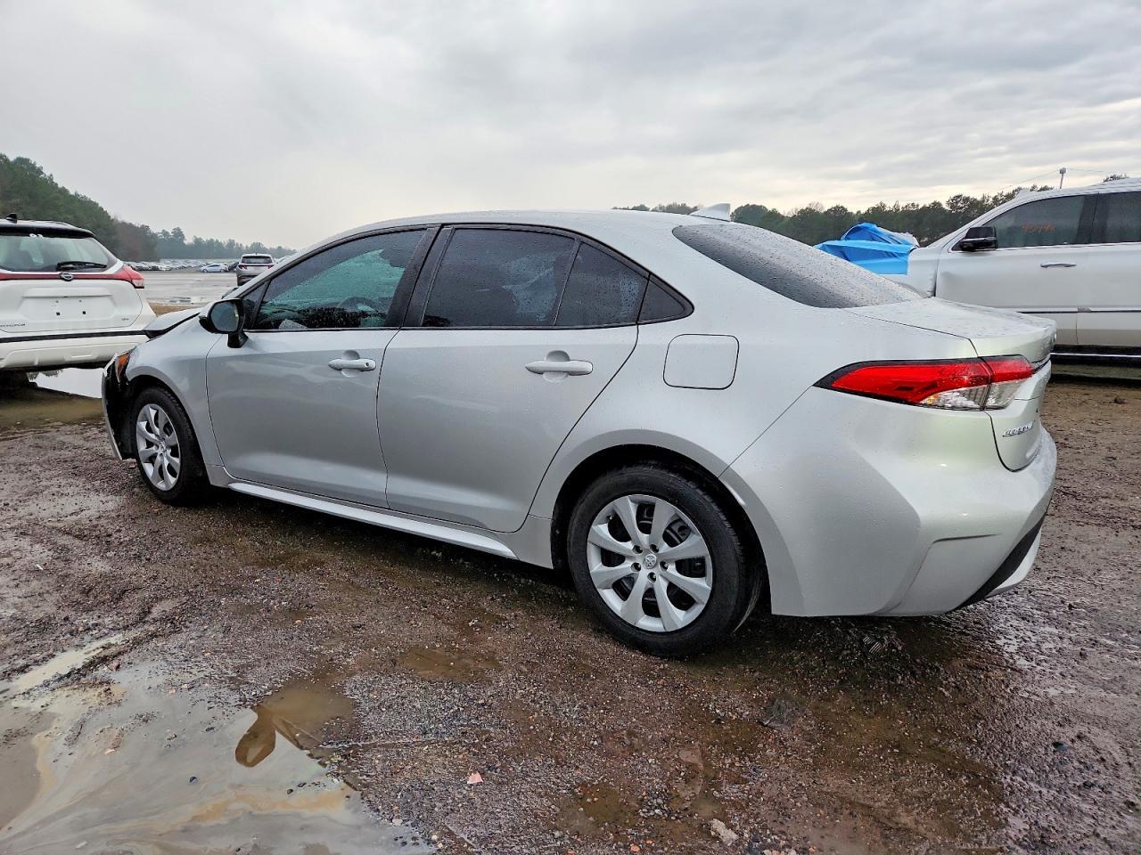 2021 Toyota Corolla Le - Фото 2
