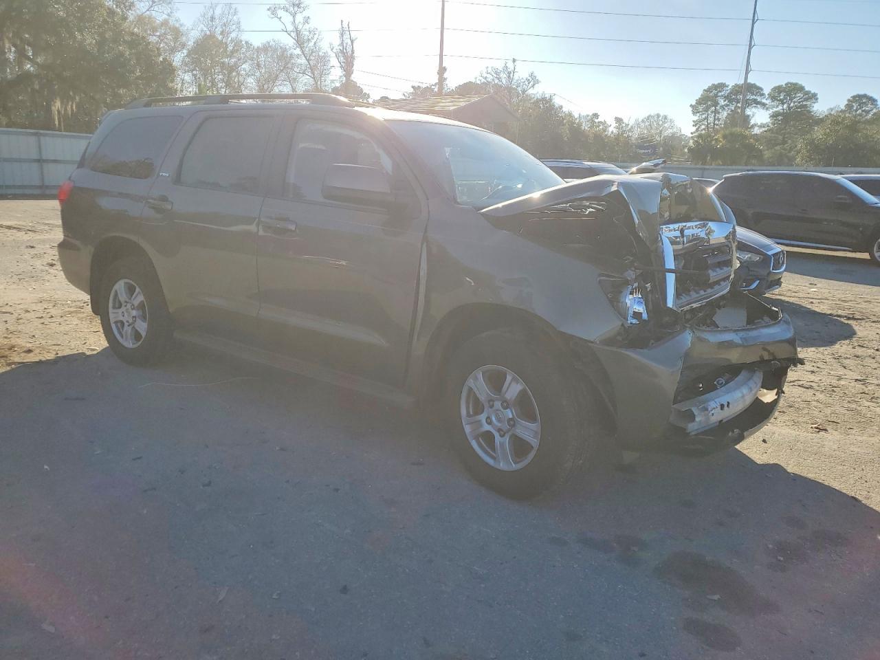 2017 Toyota Sequoia Sr5 - Image 4