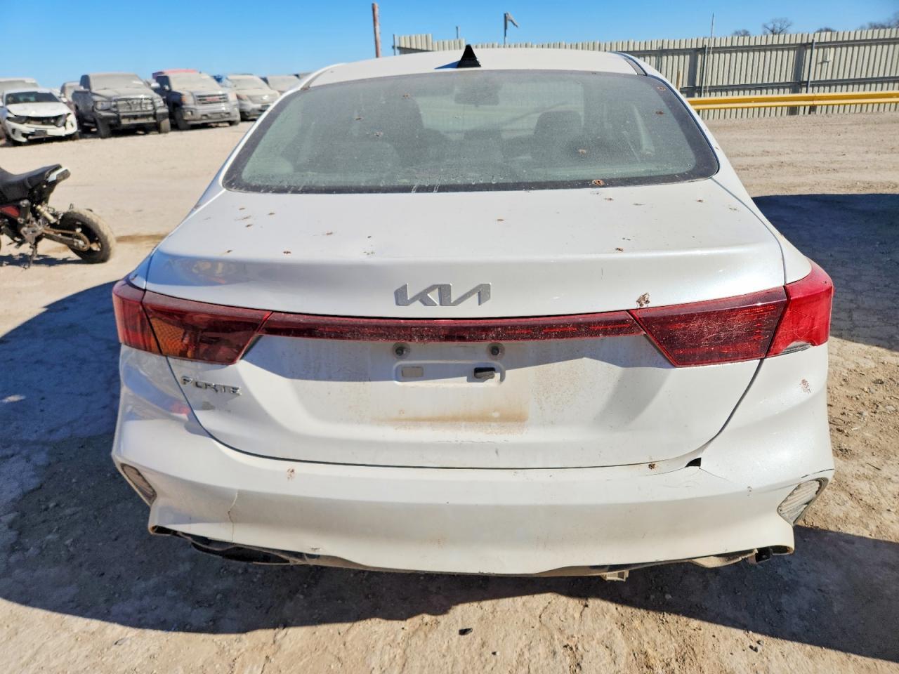 2022 Kia Forte Fe - Image 6