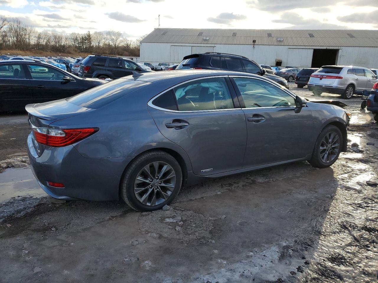 2013 Lexus Es 300H - Image 3