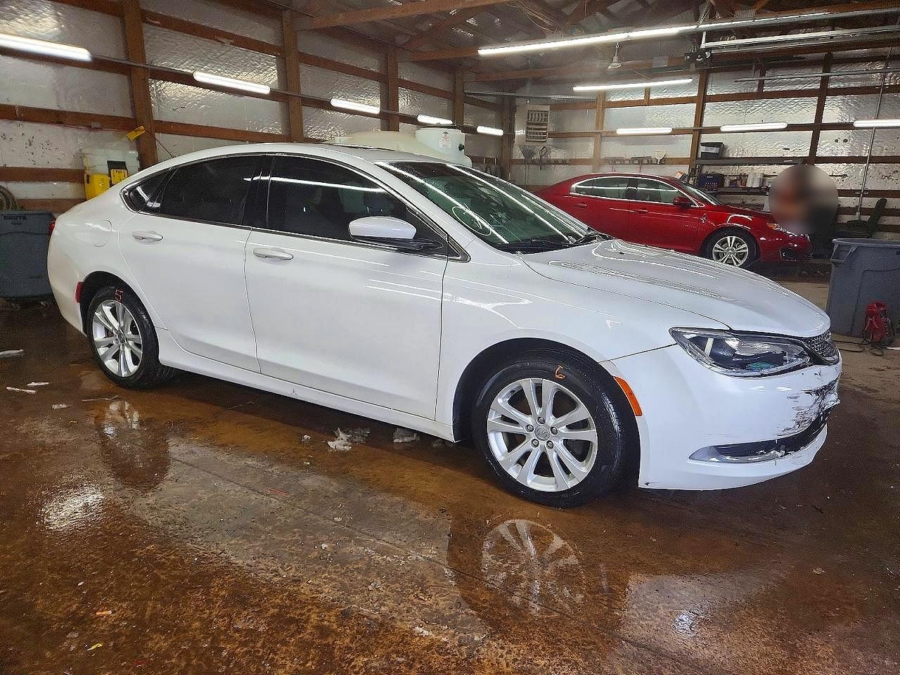 2015 Chrysler 200 Limited - Фото 4
