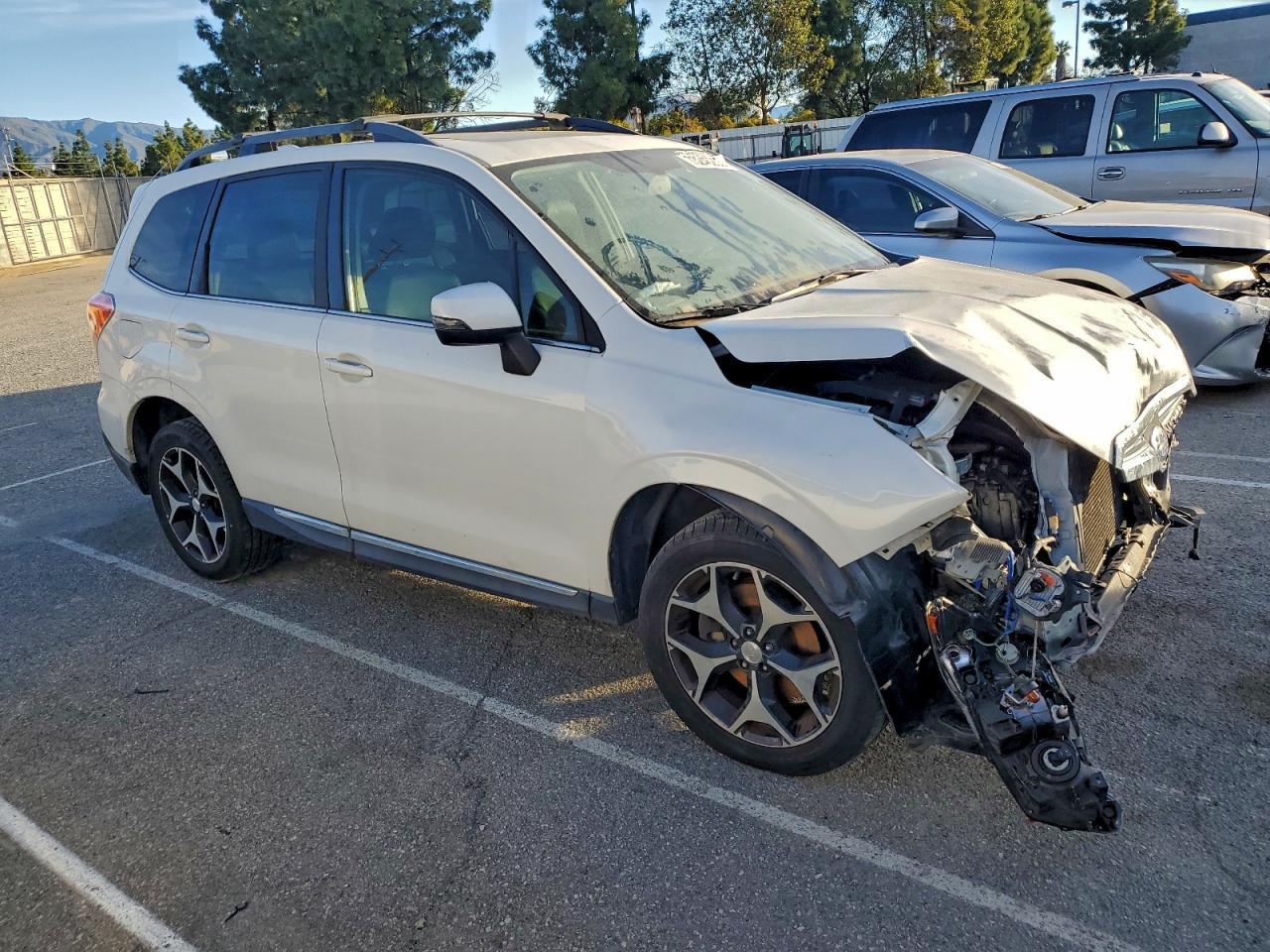 2016 Subaru Forester 2.0Xt Touring - Фото 4