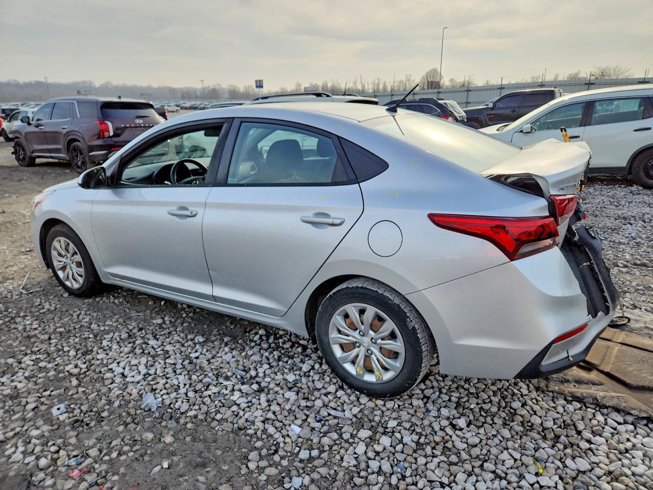 2019 Hyundai Accent Se - Фото 2