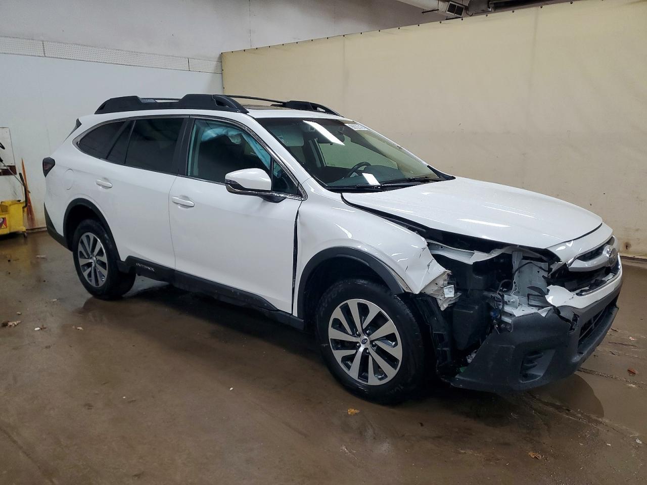 2022 Subaru Outback Premium - Image 4