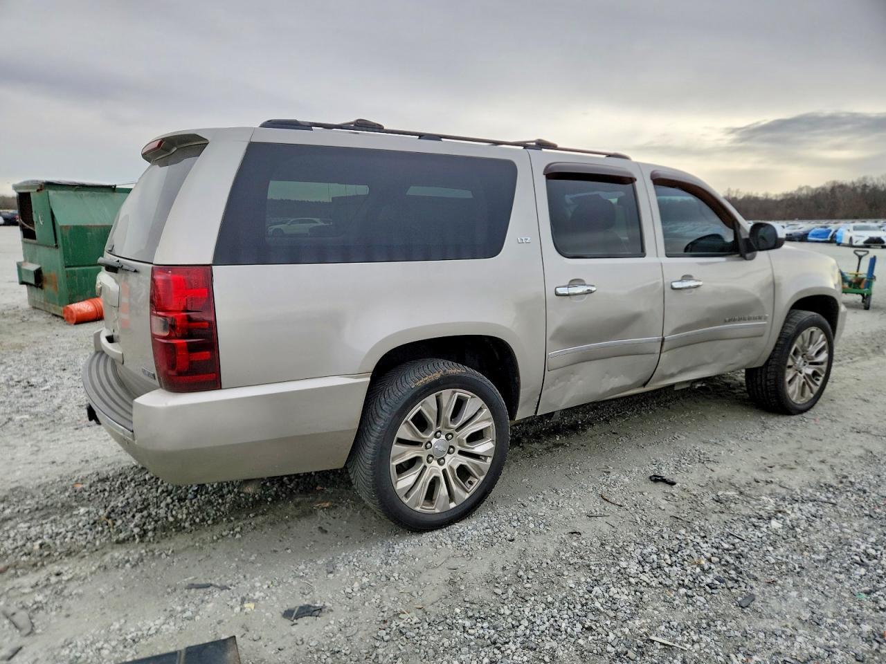 2009 Chevrolet Suburban K1500 Ltz - Фото 3