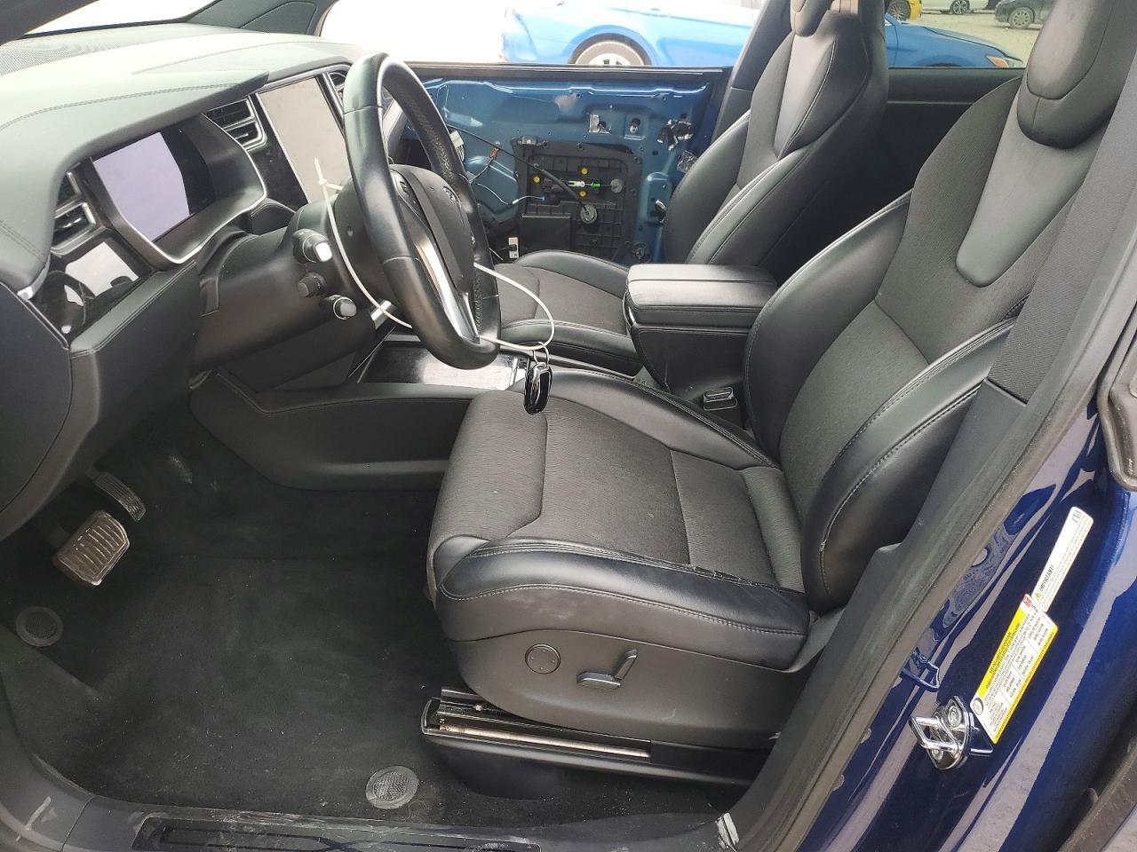 2017 Tesla Model X - Image 7