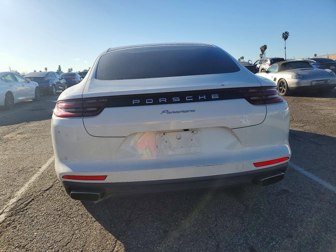 2017 Porsche Panamera 2 - Image 6