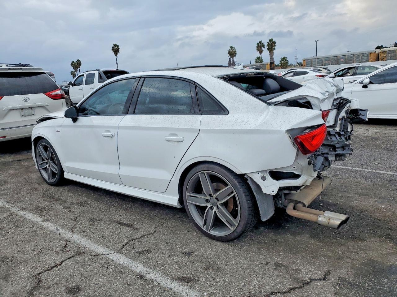 2016 Audi A3 Premium - Фото 2