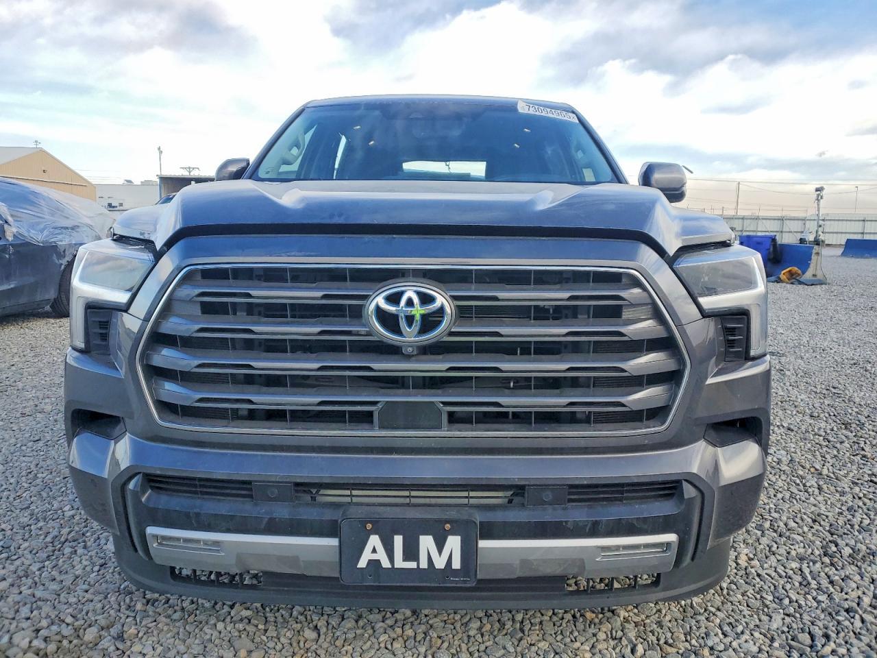 2023 Toyota Sequoia Sr5 - Image 5