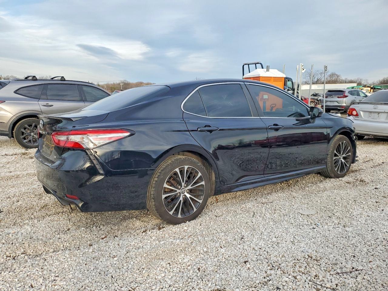 2018 Toyota Camry L - Image 3