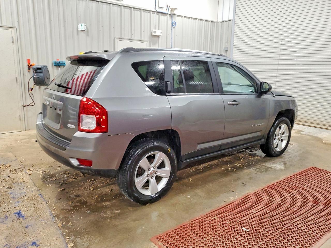 2012 Jeep Compass Latitude - Фото 3