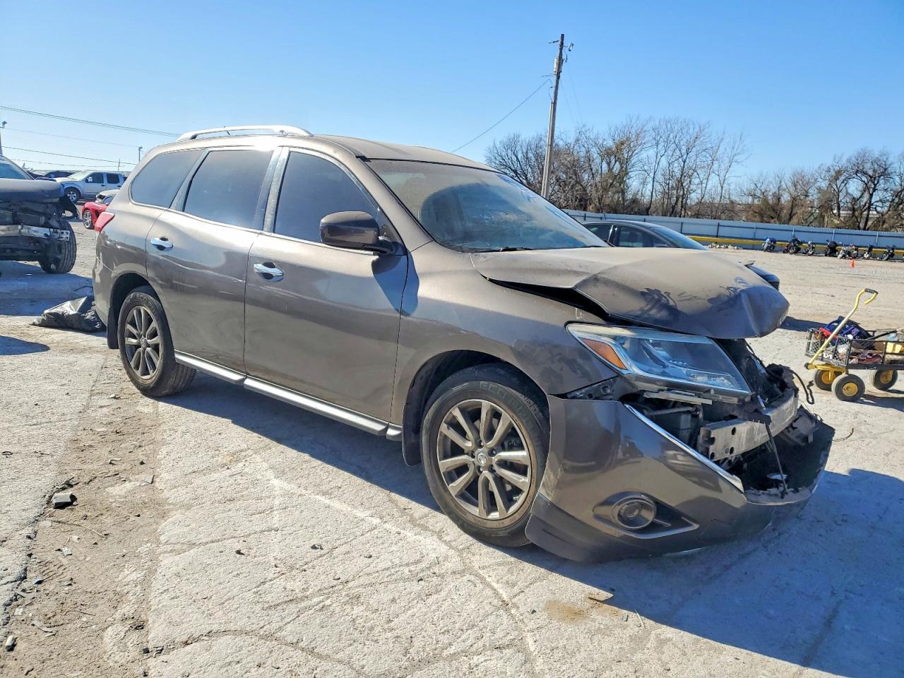 2015 Nissan Pathfinder S - Image 4