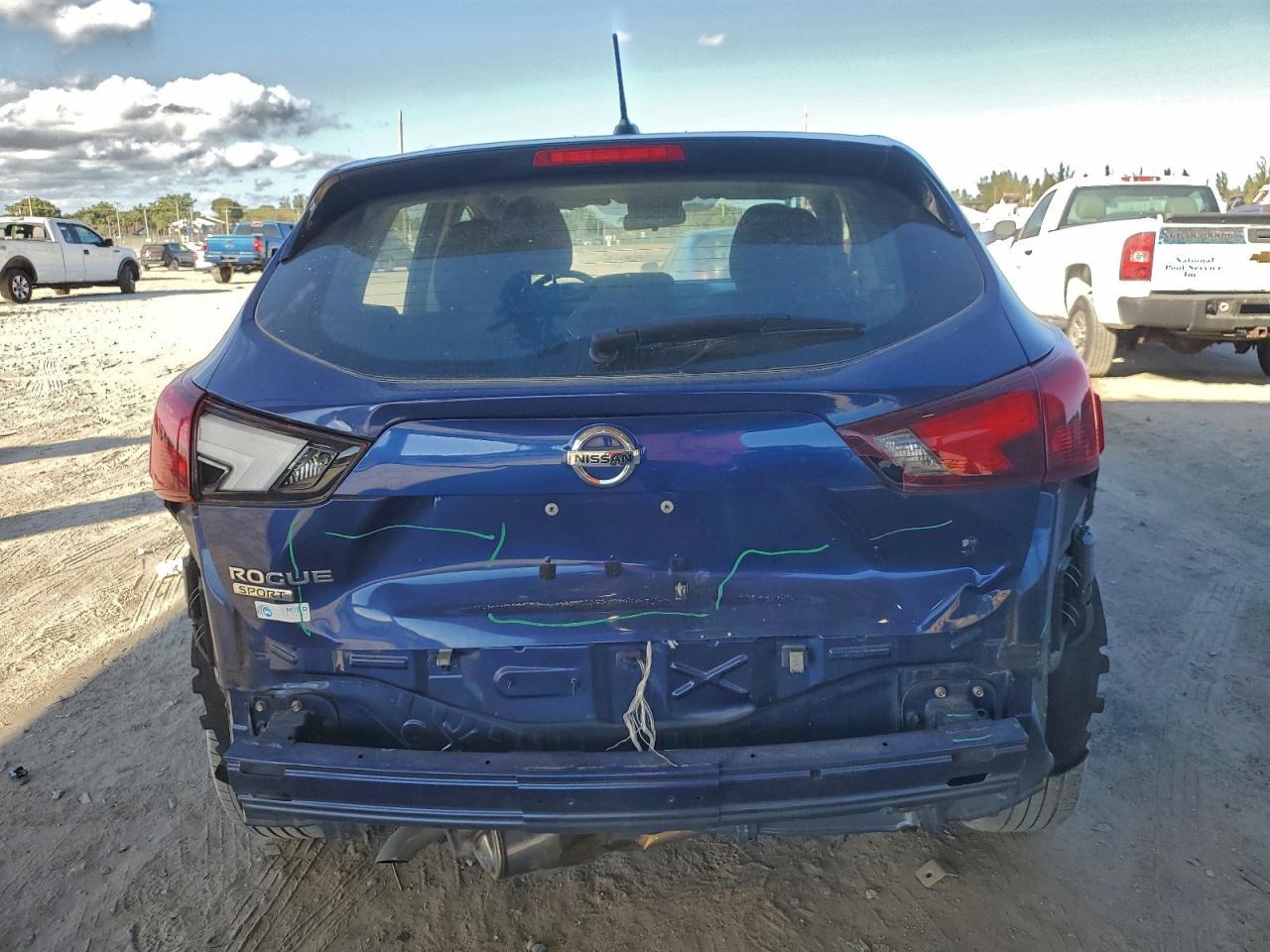 2019 Nissan Rogue Sport S - Image 6