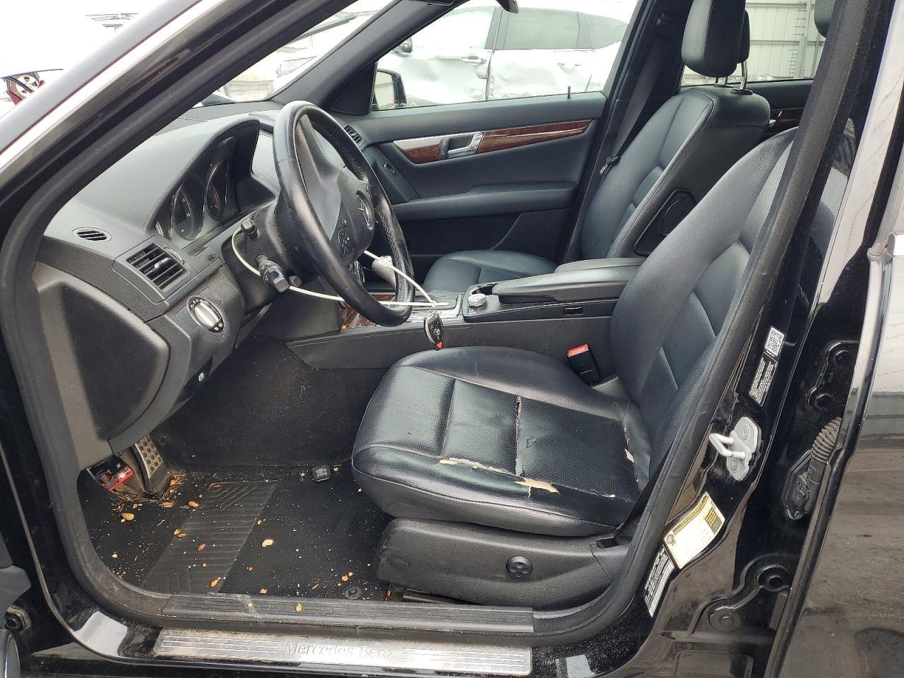 2010 Mercedes-Benz C 300 4Matic - Image 7