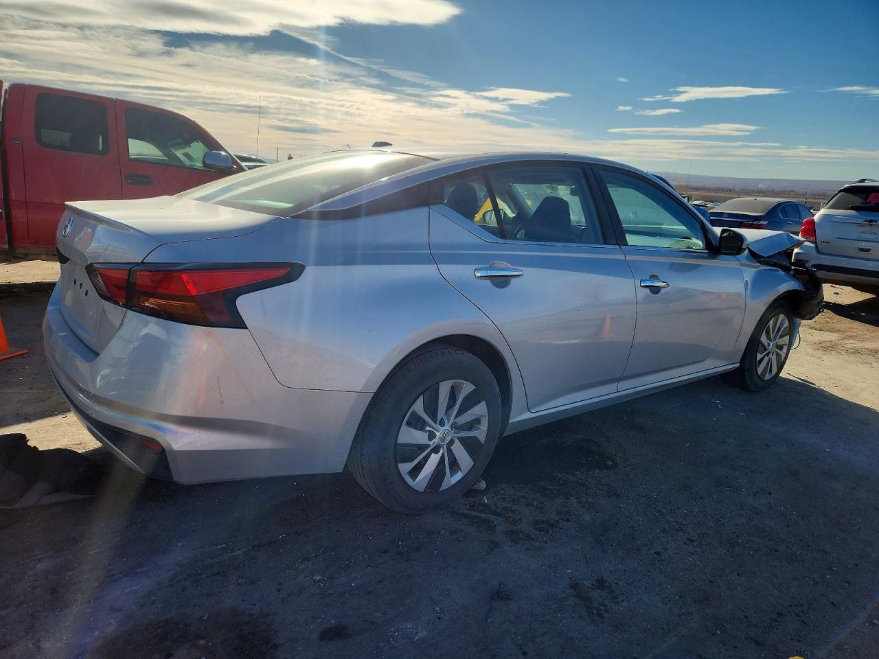 2020 Nissan Altima S - Фото 3