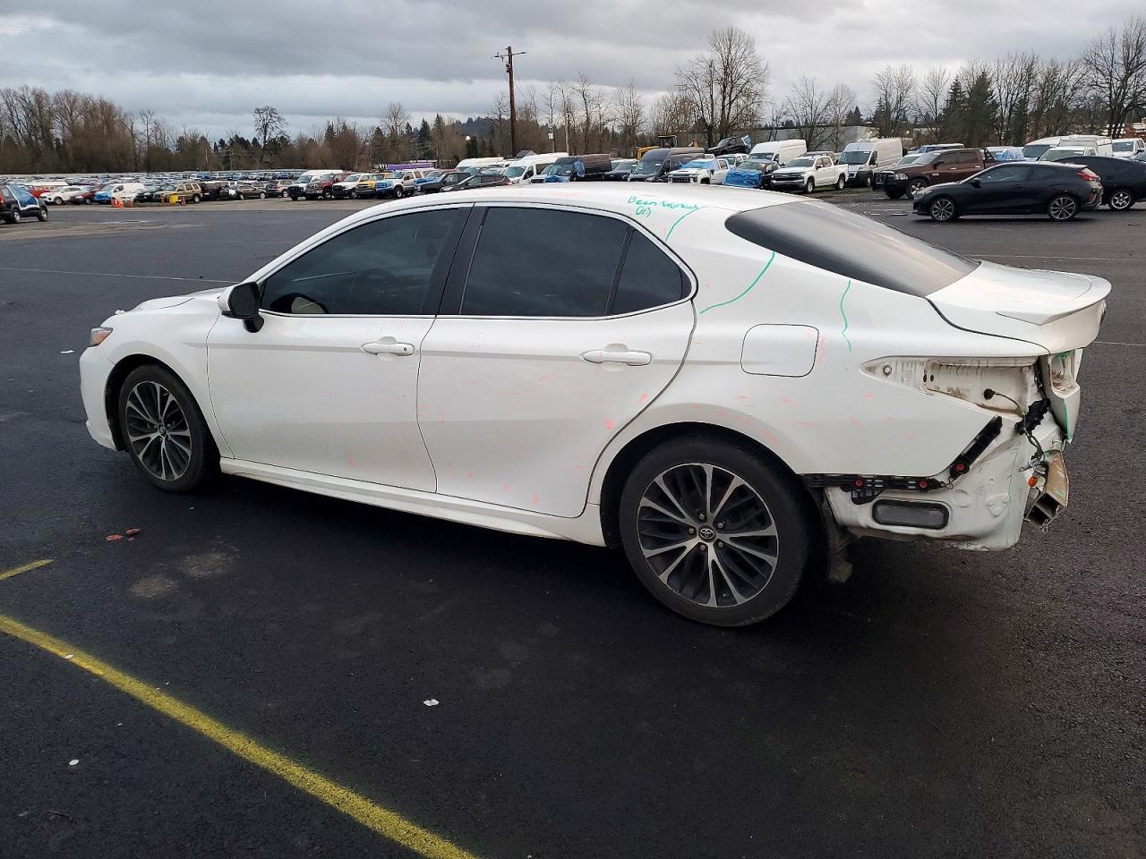 2018 Toyota Camry - Фото 2