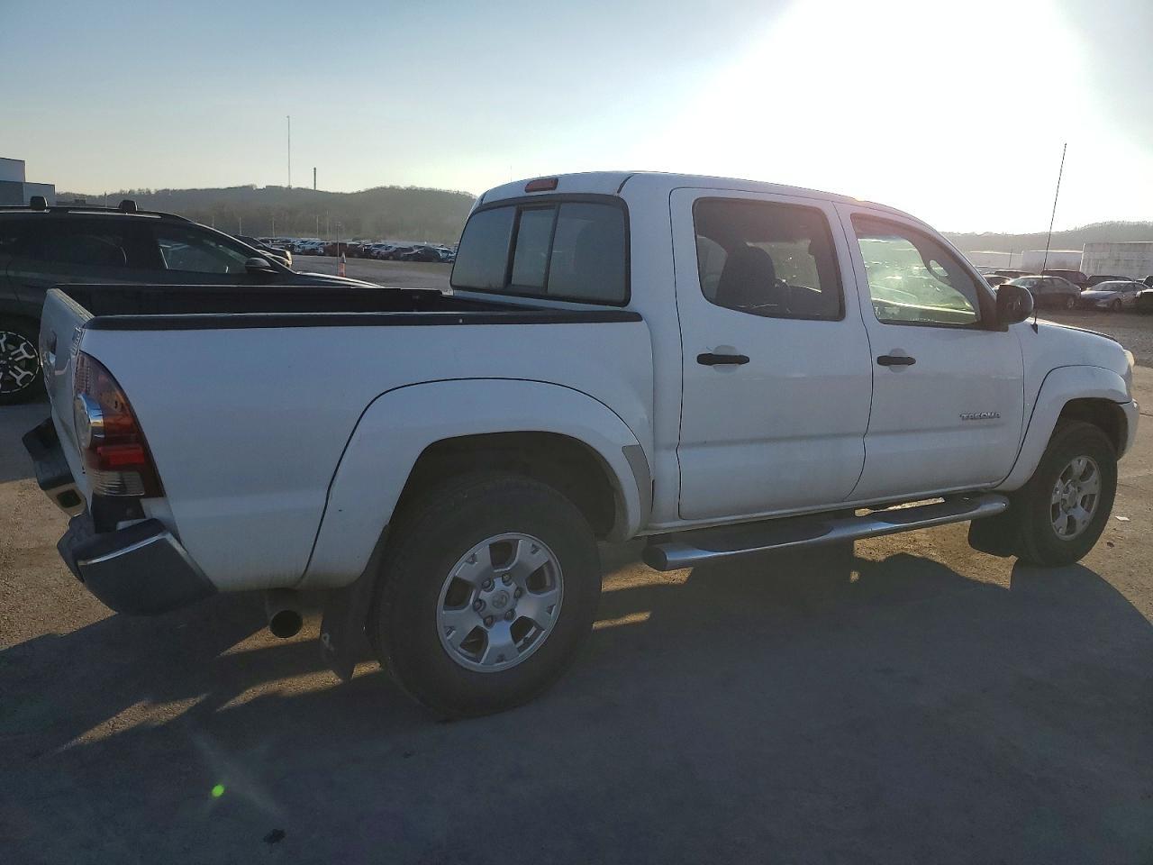 2013 Toyota Tacoma Double Cab - Фото 3