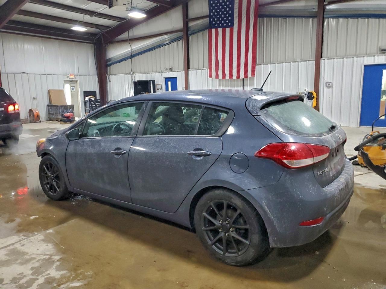 2016 Kia Forte Lx - Image 2