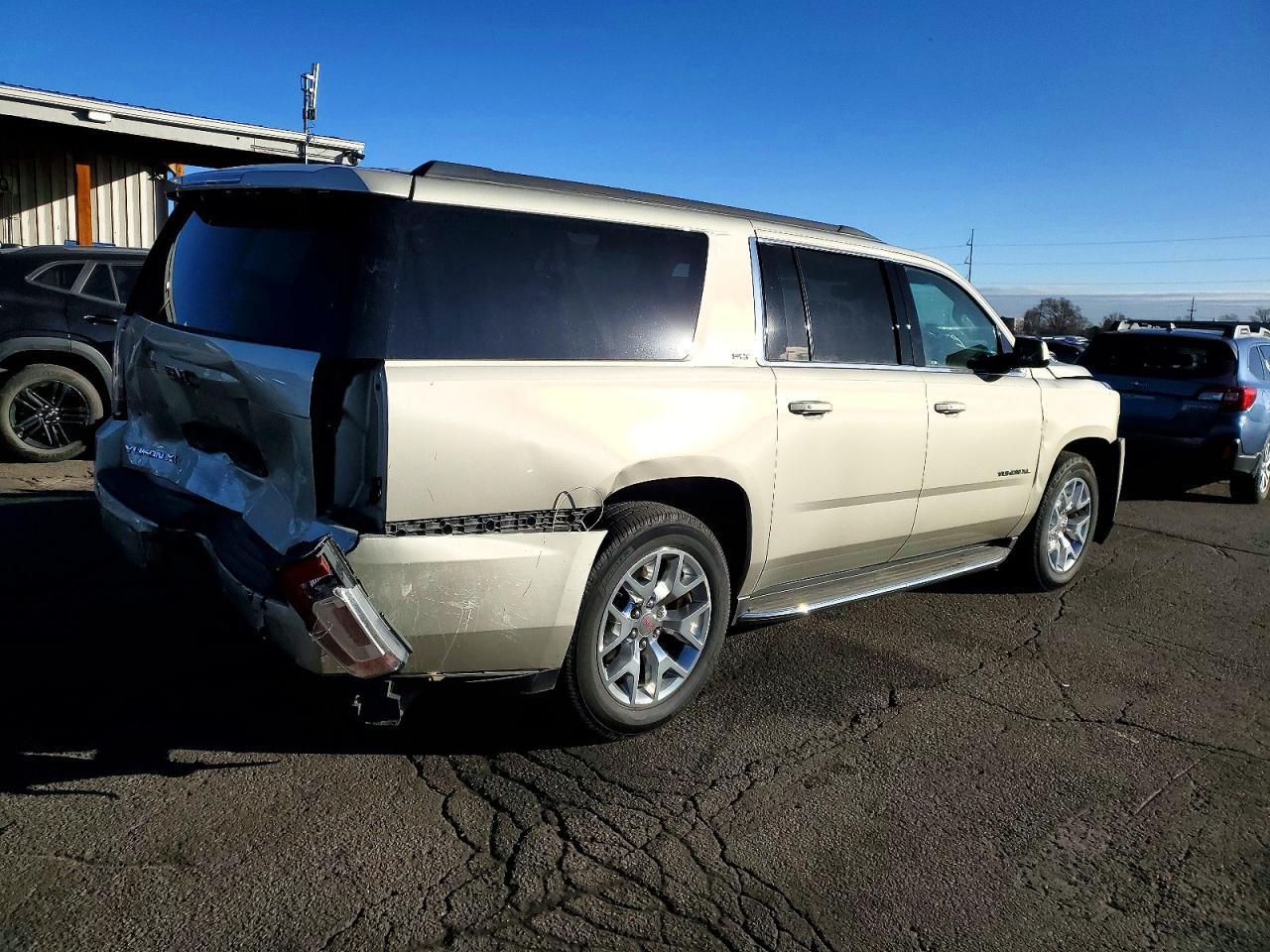2016 GMC Yukon Xl K1500 Slt - Image 3