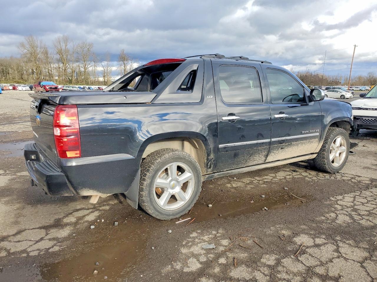 2011 Chevrolet Avalanche Ltz - Фото 3