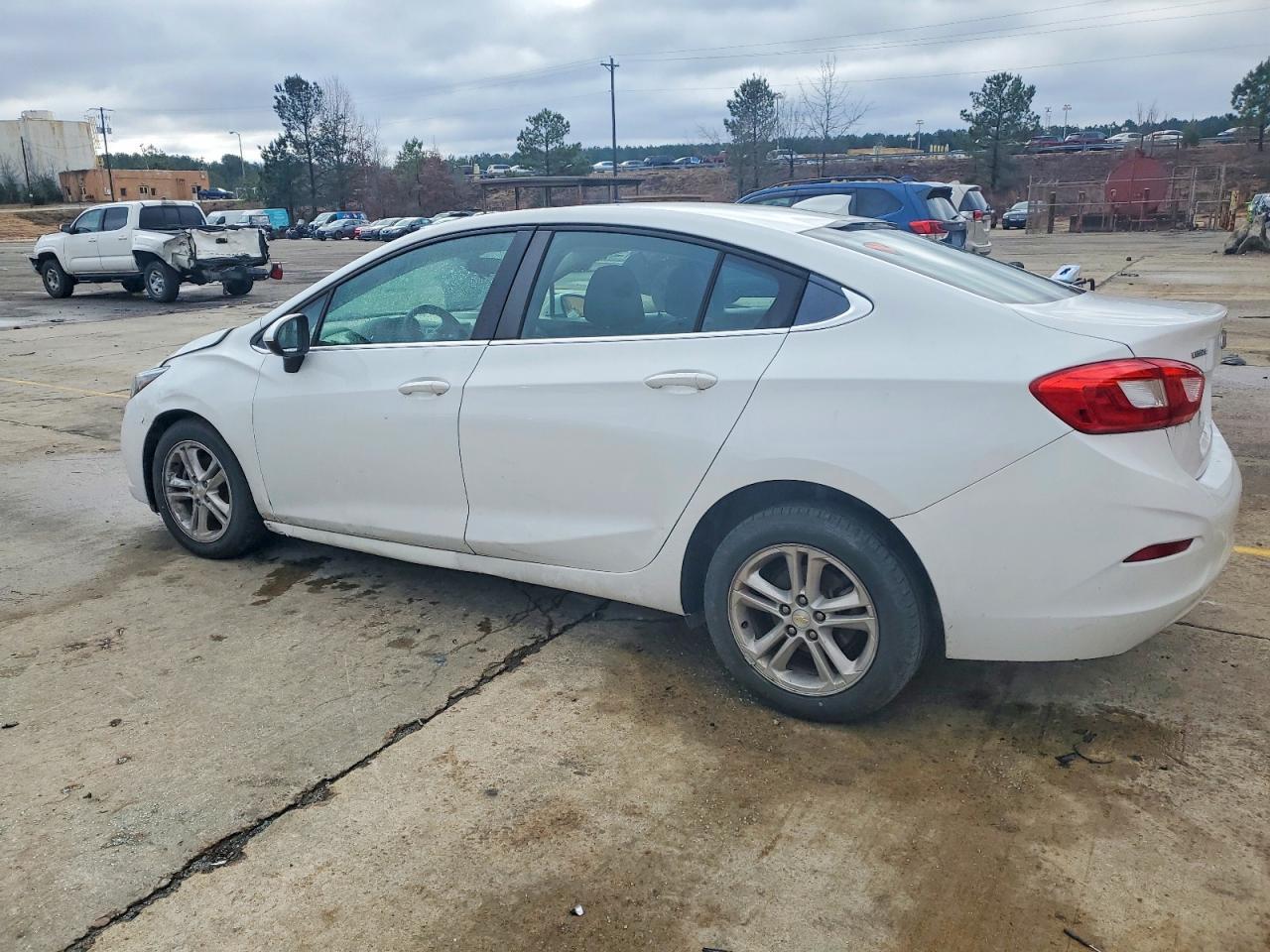 2017 Chevrolet Cruze Lt - Фото 2