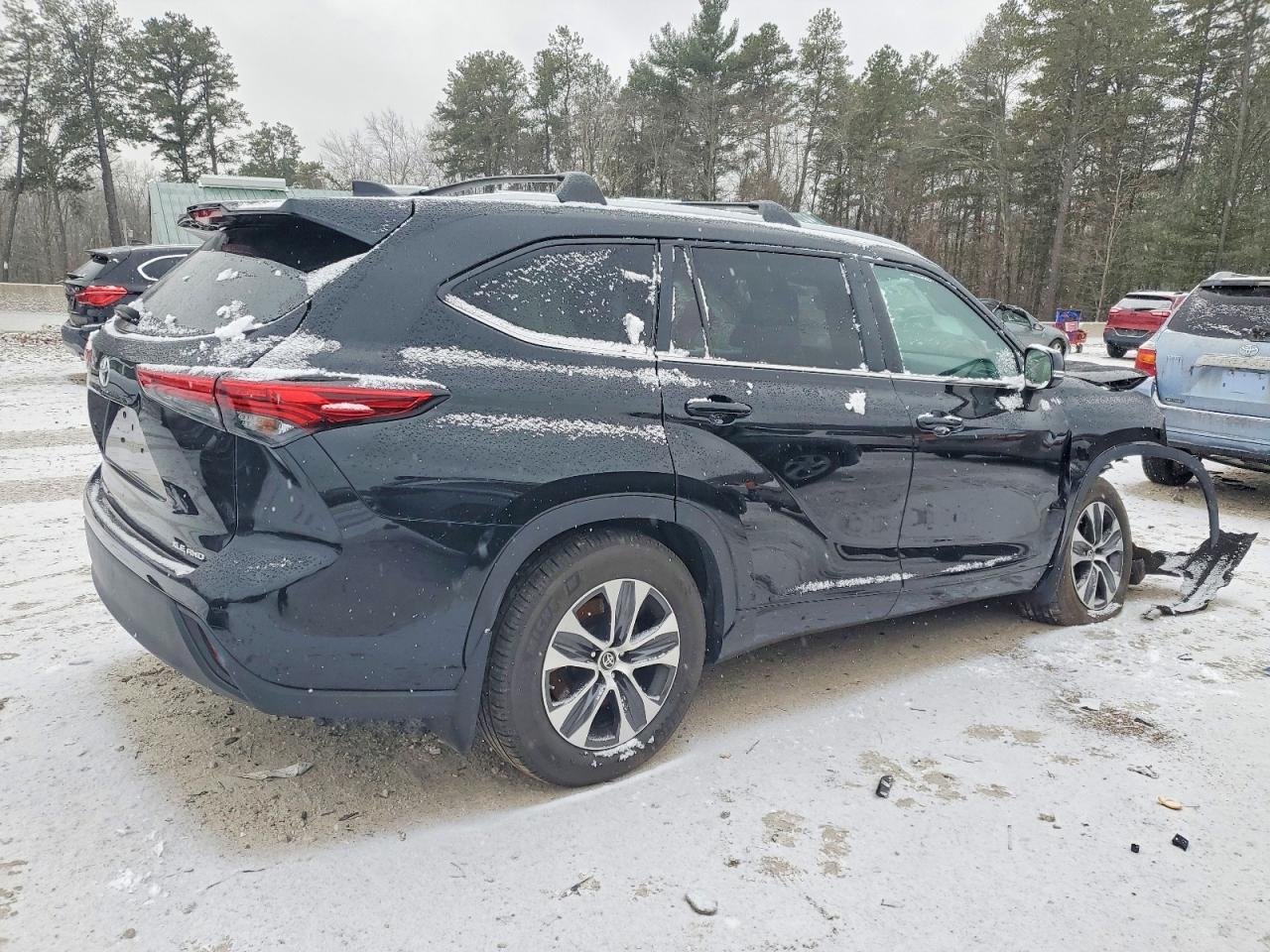 2023 Toyota Highlander L - Фото 3