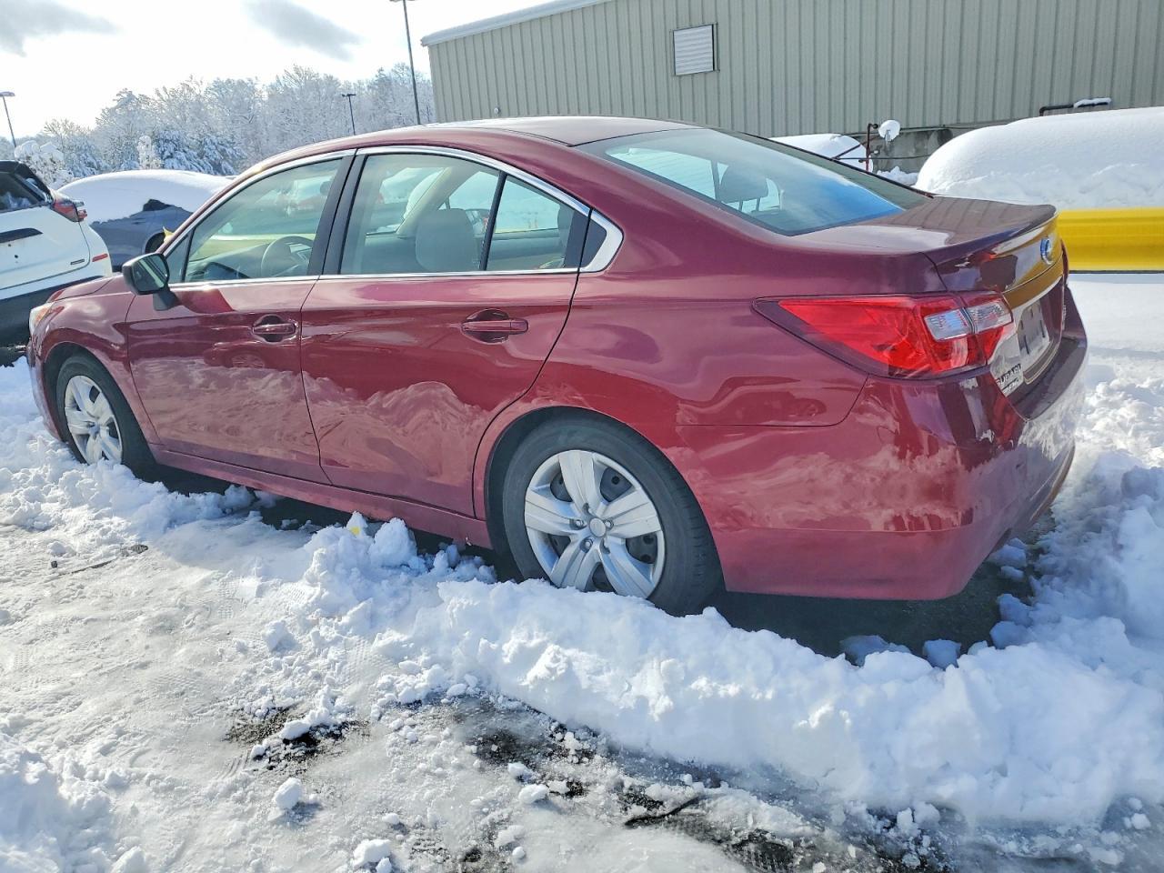 2016 Subaru Legacy 2.5I - Фото 2