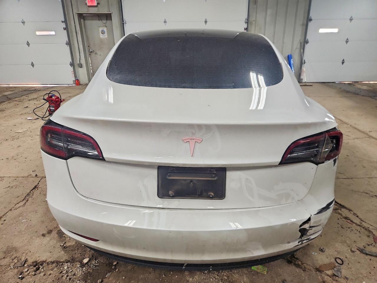2023 Tesla Model 3 - Image 6