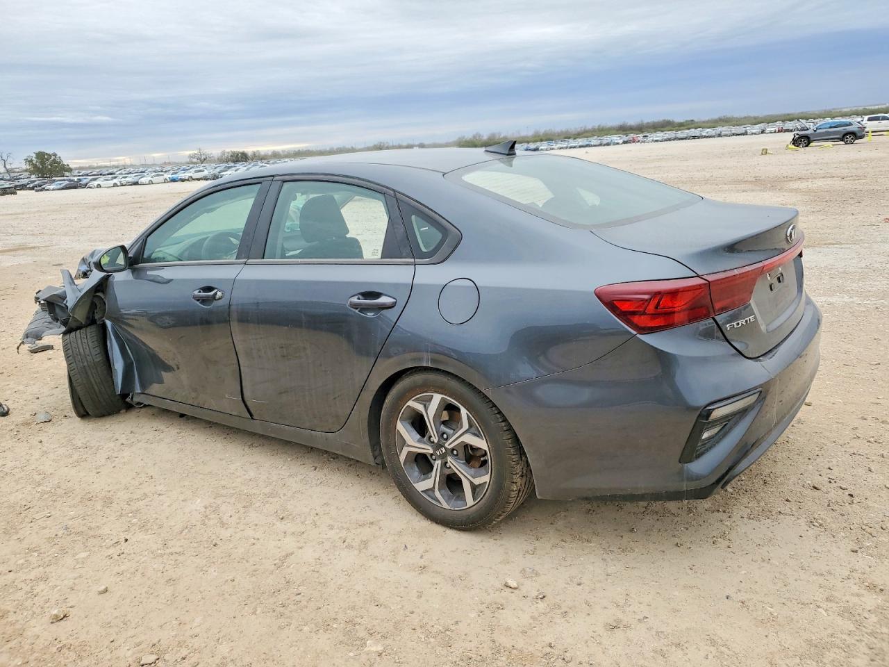 2021 Kia Forte Fe - Image 2