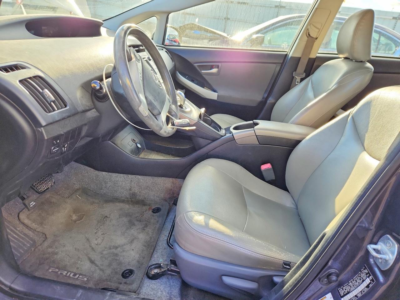 2012 Toyota Prius Two - Фото 7