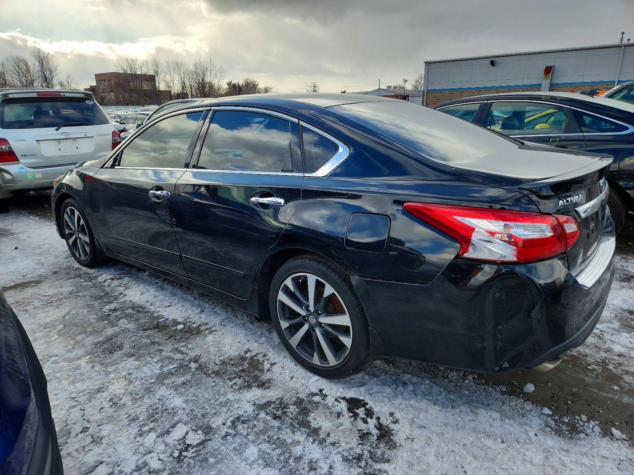 2016 Nissan Altima 2.5 - Фото 2