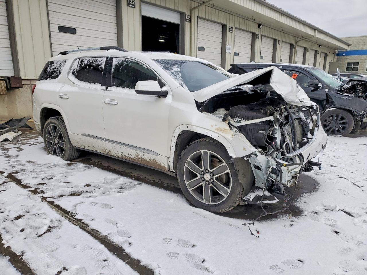 2019 GMC Acadia Denali - Image 4