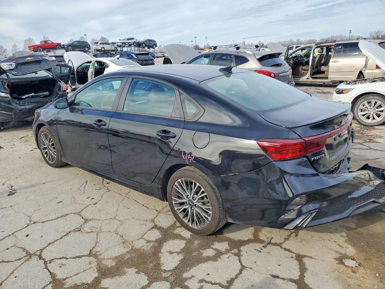 2024 Kia Forte Gt Line - Image 2