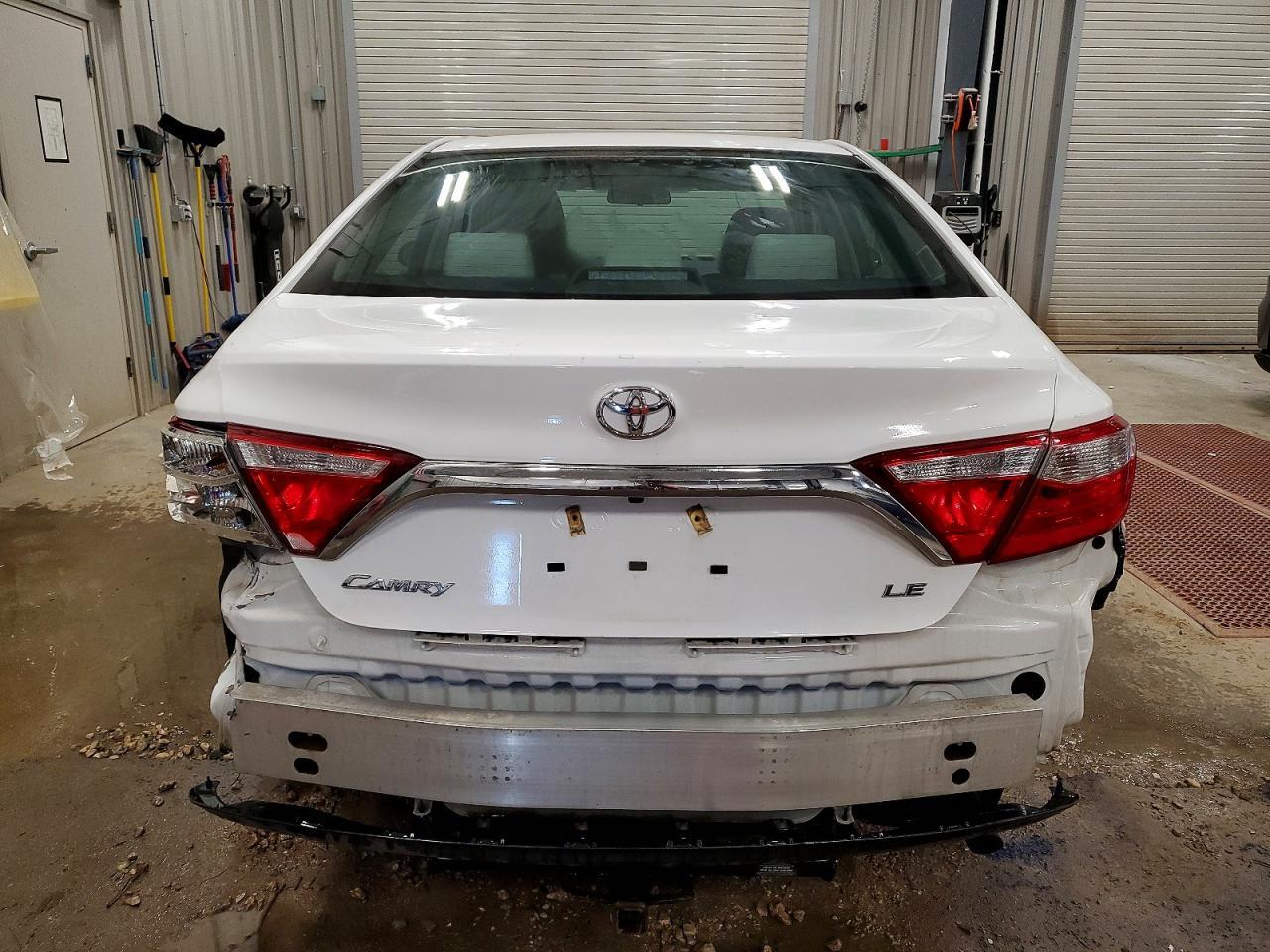 2017 Toyota Camry Le - Фото 6