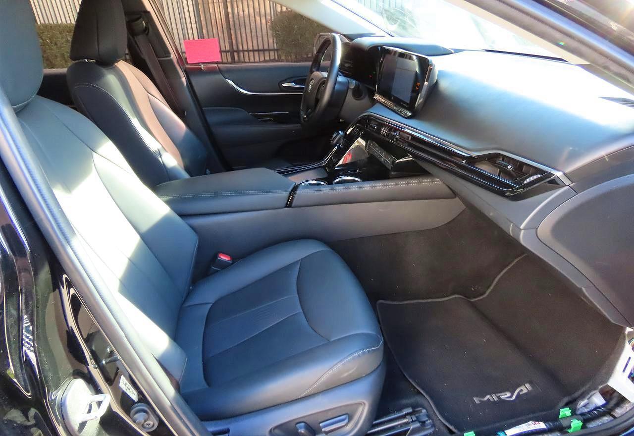 2022 Toyota Mirai Le - Image 5