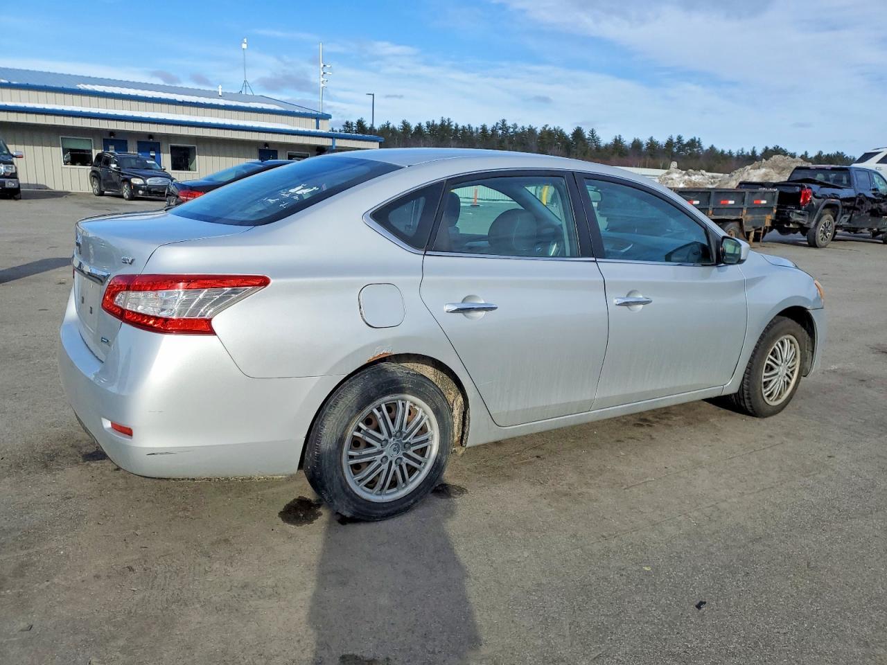 2014 Nissan Sentra S - Фото 3