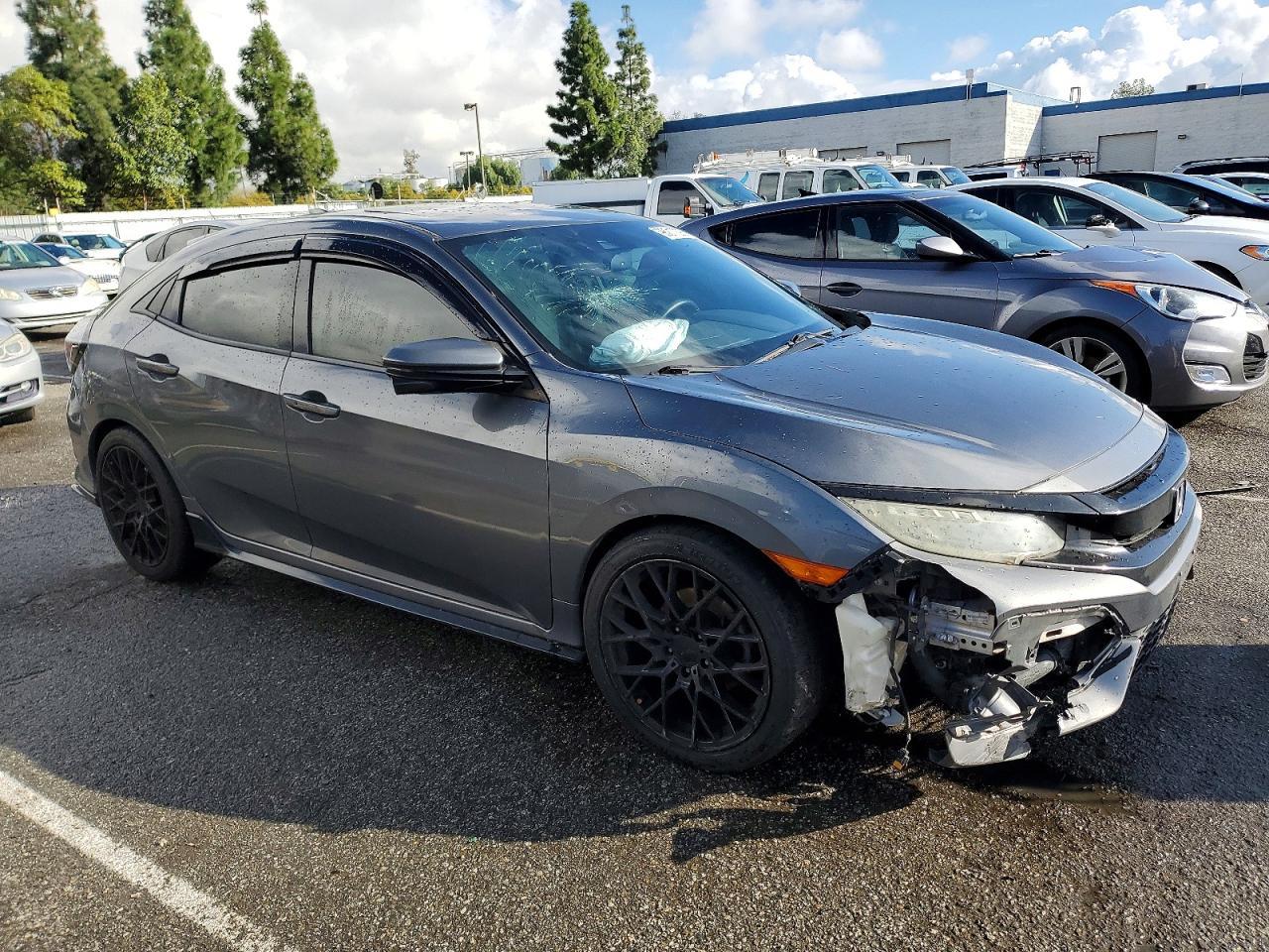 2017 Honda Civic Sport Touring - Фото 4