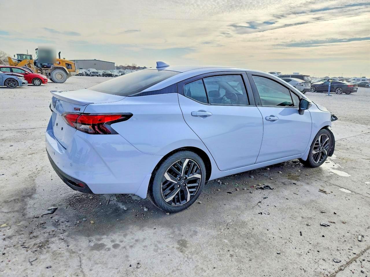 2024 Nissan Versa Sr - Фото 3