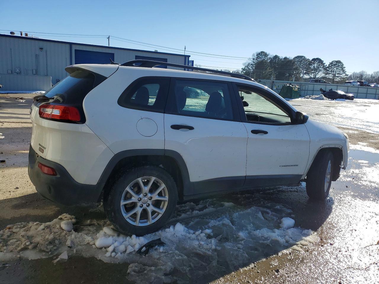 2016 Jeep Cherokee Sport - Image 3