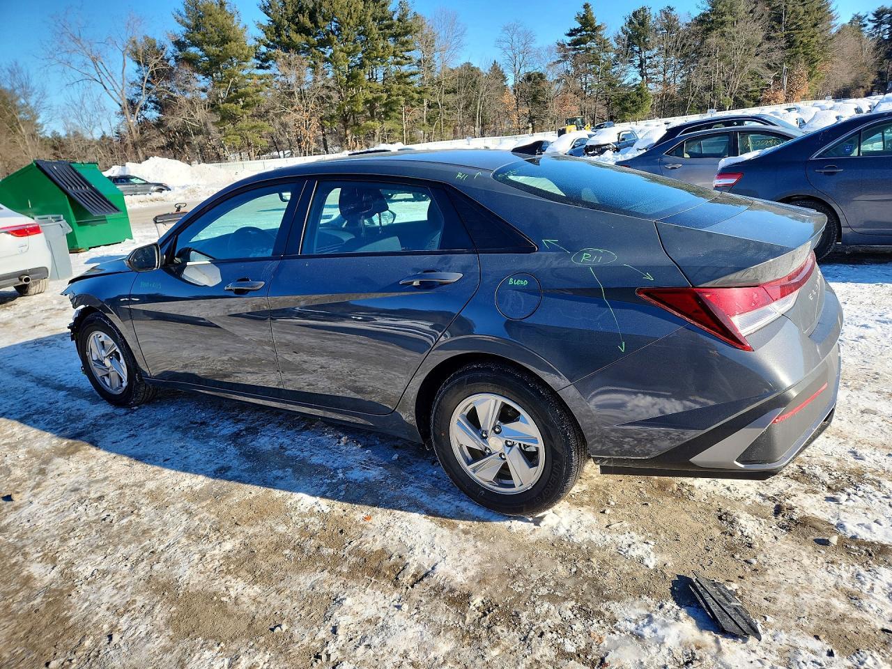 2025 Hyundai Elantra Se - Фото 2