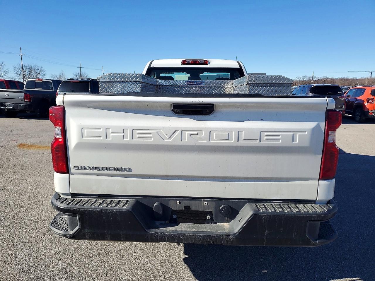 2024 Chevrolet Silverado C1500 - Фото 6