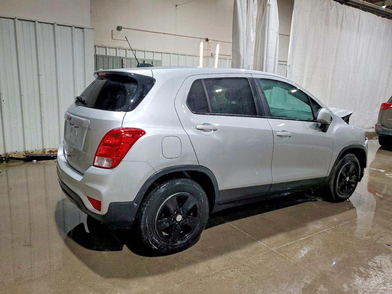 2020 Chevrolet Trax Ls - Фото 3