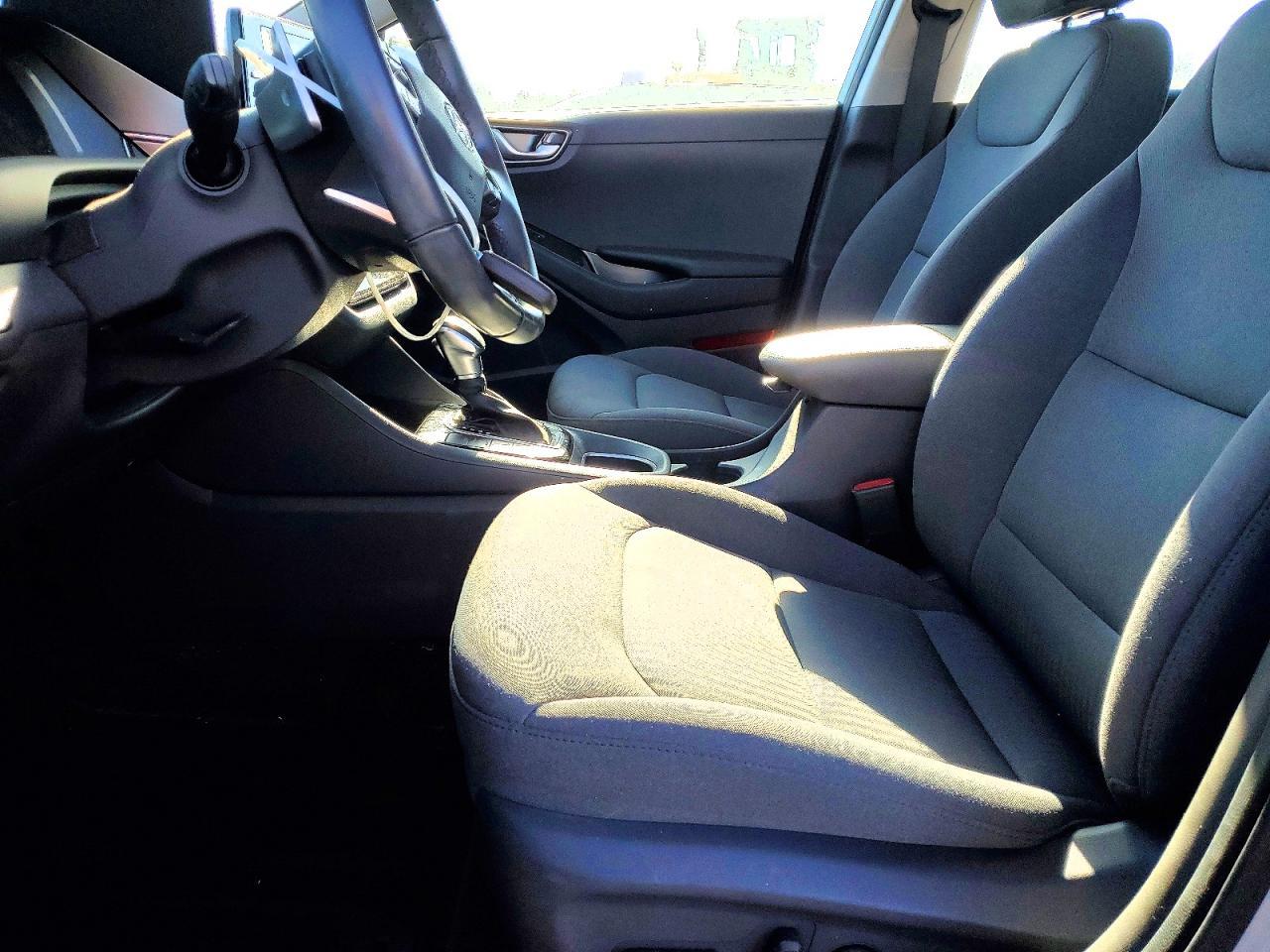 2020 Hyundai Ioniq Hybrid Se - Image 7