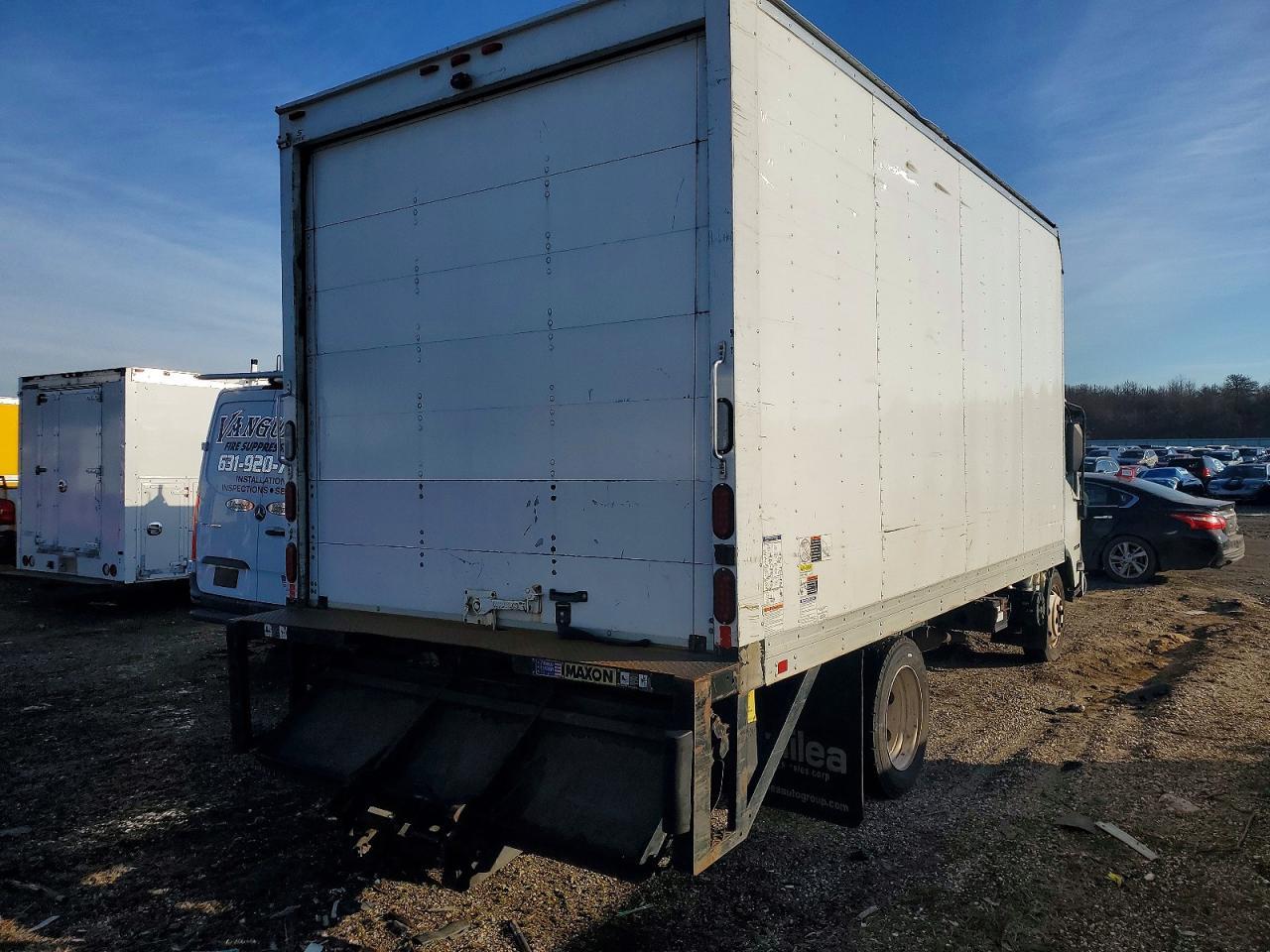 2017 Isuzu Npr Hd Box Truck - Фото 3