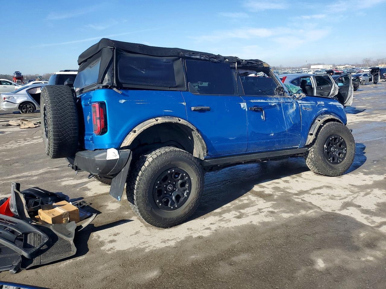 2023 Ford Bronco Base - Фото 3