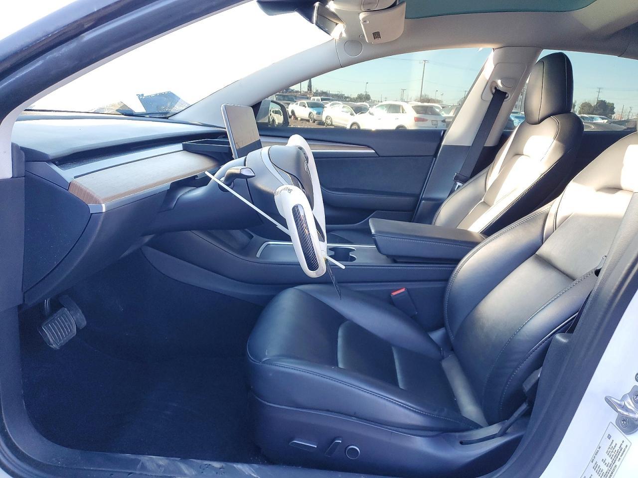 2022 Tesla Model 3 - Image 7